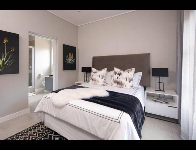 2 BEDROOM APARTMENT FOR SALE IN LYNNWOOD